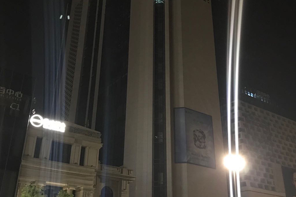 東百中心夜間施工